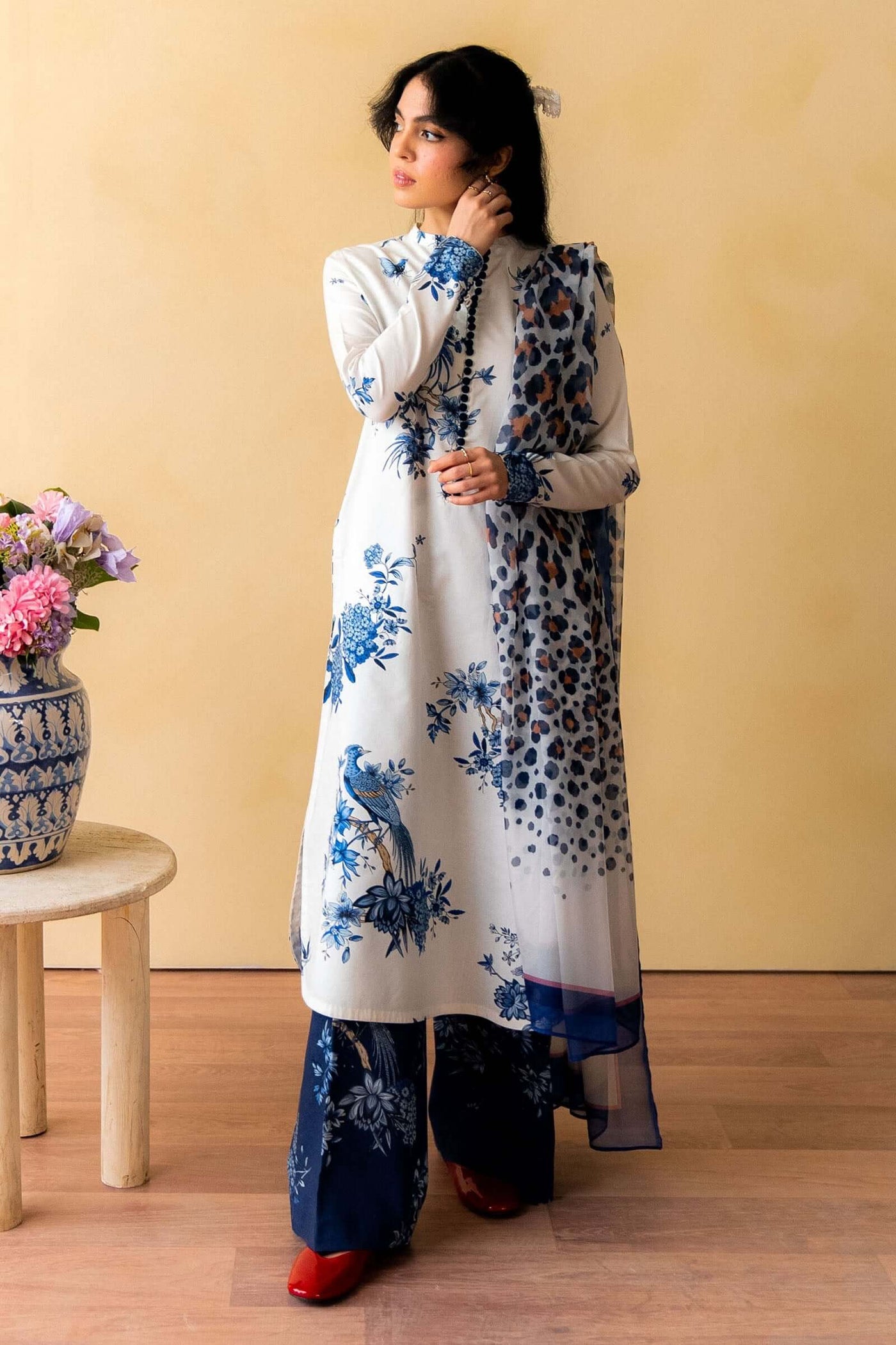 CO 488-3 Piece Unstitched Digital Printed Lawn Suit ( Fine Printed Polly Lawn Dupatta )