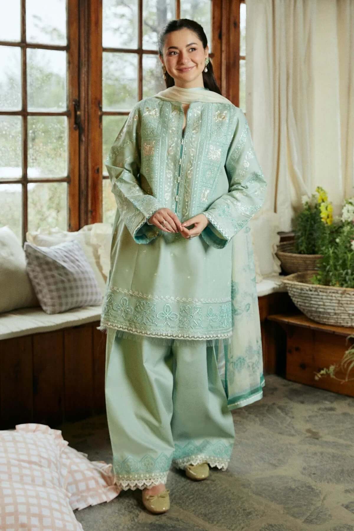 ZS 49-3 Piece Unstitched Heavy Embroidered Lawn Suit ( Fine Printed Poly Lawn Dupatta )